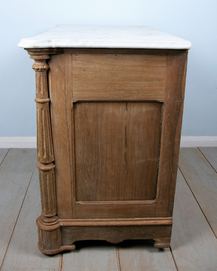 Small Oak Chest of Drawers